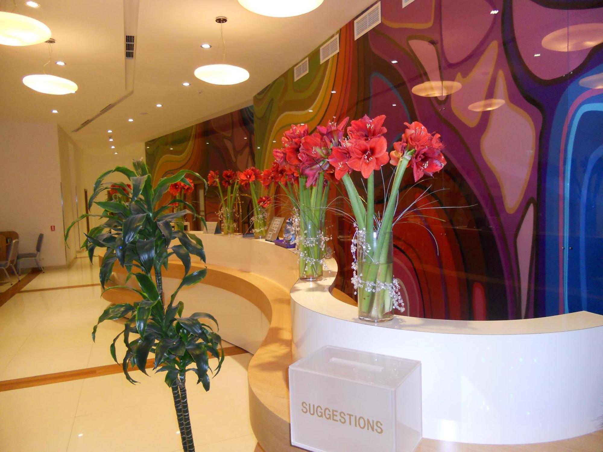 Marshal Garden Hotel ブカレスト エクステリア 写真 Reception desk at the hotel