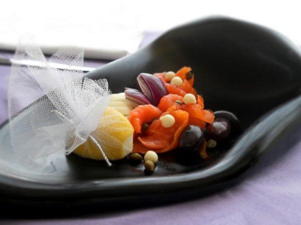 Marshal Garden Hotel ブカレスト エクステリア 写真 A salad of olives, red peppers, and lemon